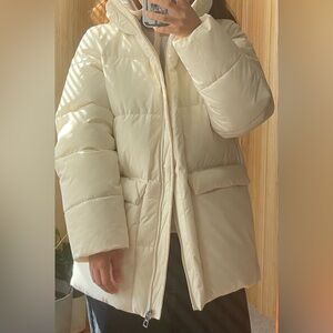 Brand new Mango water-resistant puffer coat in size Medium (M)